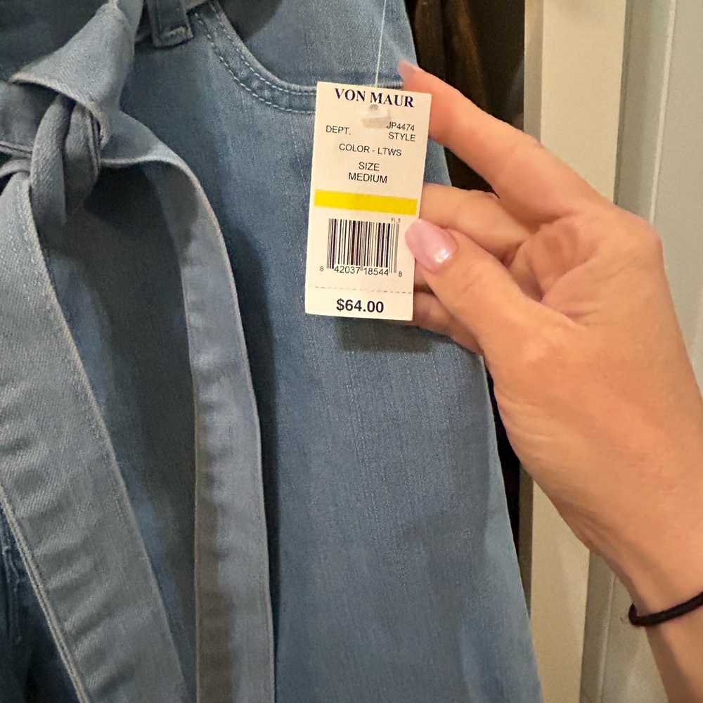 Von Maur flare leg waistband tie jeans new with tags - Picture 3 of 4